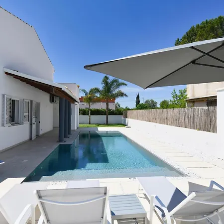 Appartement Lovely App In With Pool, Fontane Bianche *