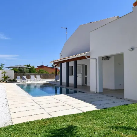 Lovely App In With Pool, Fontane Bianche Appartement