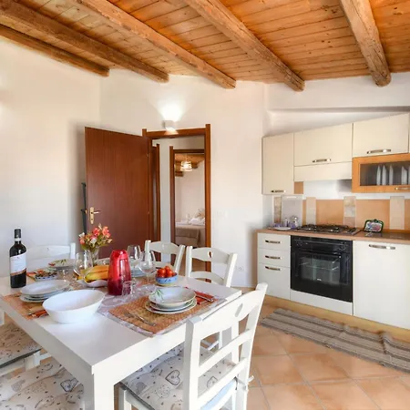 Appartement Lovely App In With Pool, Fontane Bianche
