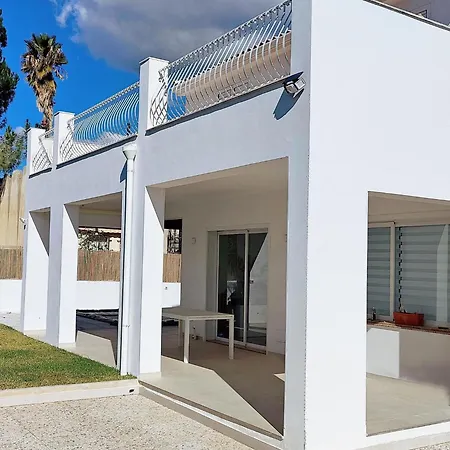 Appartement Lovely App In With Pool, Fontane Bianche